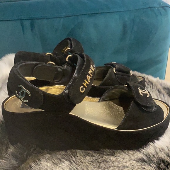 Chanel Sandals!! Sold Out in Asia Pacific!!! - Picture 2 of 7